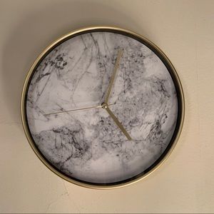 Gold Analog Clock with Marble Background